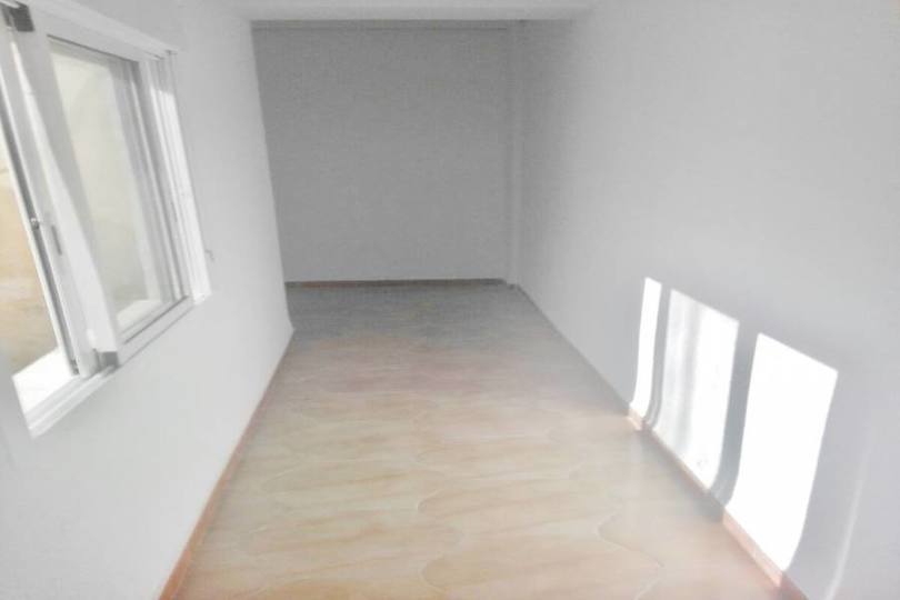 Alicante,Alicante,España,3 Bedrooms Bedrooms,1 BañoBathrooms,Pisos,11972
