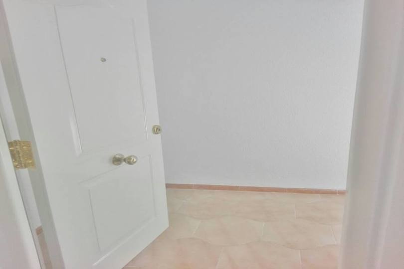 Alicante,Alicante,España,3 Bedrooms Bedrooms,1 BañoBathrooms,Pisos,11972