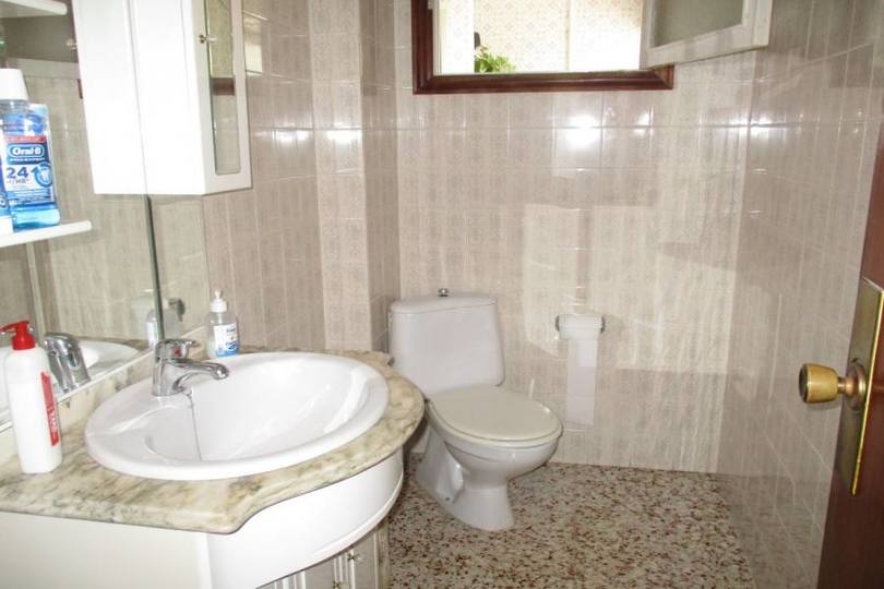 Alicante,Alicante,España,4 Bedrooms Bedrooms,2 BathroomsBathrooms,Pisos,11974