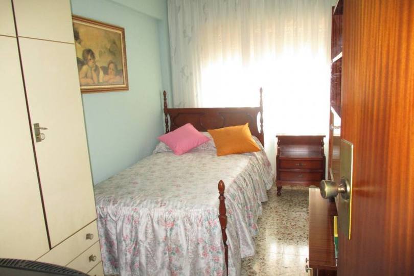 Alicante,Alicante,España,4 Bedrooms Bedrooms,2 BathroomsBathrooms,Pisos,11974