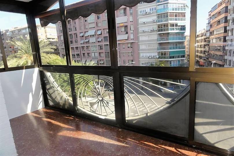 Alicante,Alicante,España,4 Bedrooms Bedrooms,1 BañoBathrooms,Pisos,11982