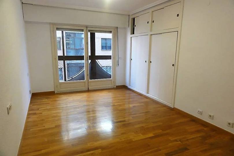 Alicante,Alicante,España,4 Bedrooms Bedrooms,1 BañoBathrooms,Pisos,11982