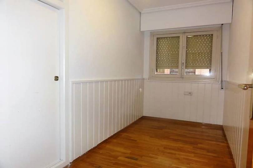 Alicante,Alicante,España,4 Bedrooms Bedrooms,1 BañoBathrooms,Pisos,11982