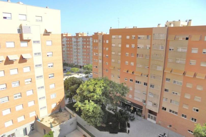 Alicante,Alicante,España,3 Bedrooms Bedrooms,2 BathroomsBathrooms,Pisos,12017