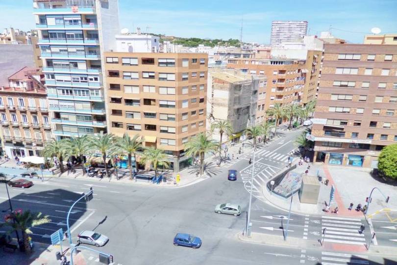 Alicante,Alicante,España,3 Bedrooms Bedrooms,1 BañoBathrooms,Pisos,12024