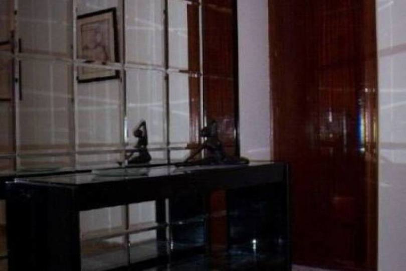 Alicante,Alicante,España,4 Bedrooms Bedrooms,1 BañoBathrooms,Pisos,12029