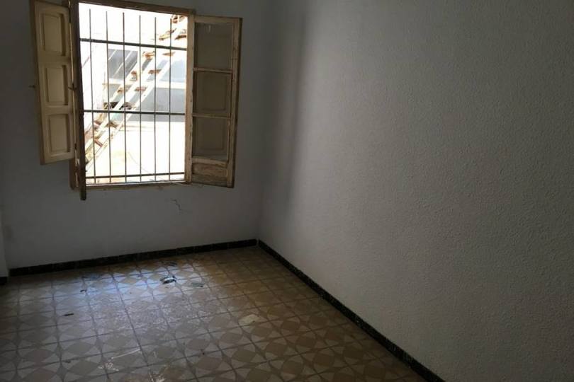 Elche,Alicante,España,6 Bedrooms Bedrooms,2 BathroomsBathrooms,Pisos,12038