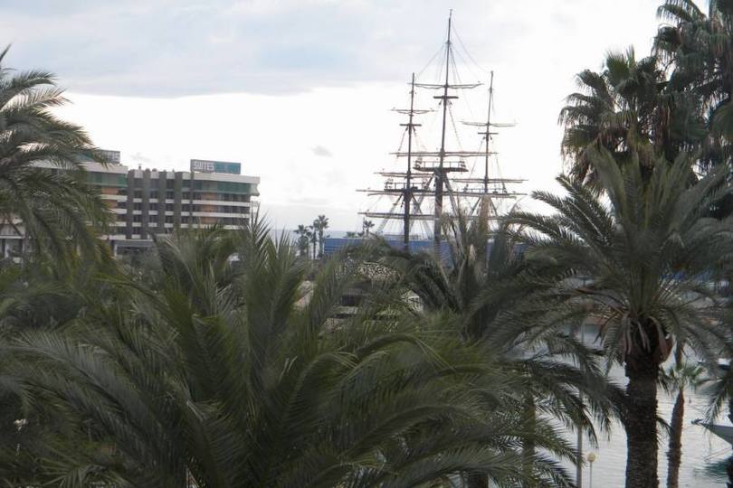 Alicante,Alicante,España,5 Bedrooms Bedrooms,3 BathroomsBathrooms,Pisos,12074