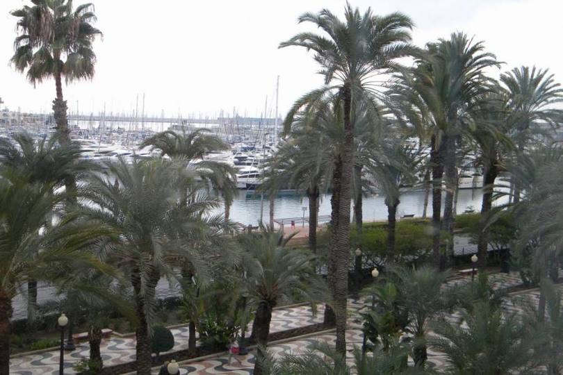 Alicante,Alicante,España,5 Bedrooms Bedrooms,3 BathroomsBathrooms,Pisos,12074