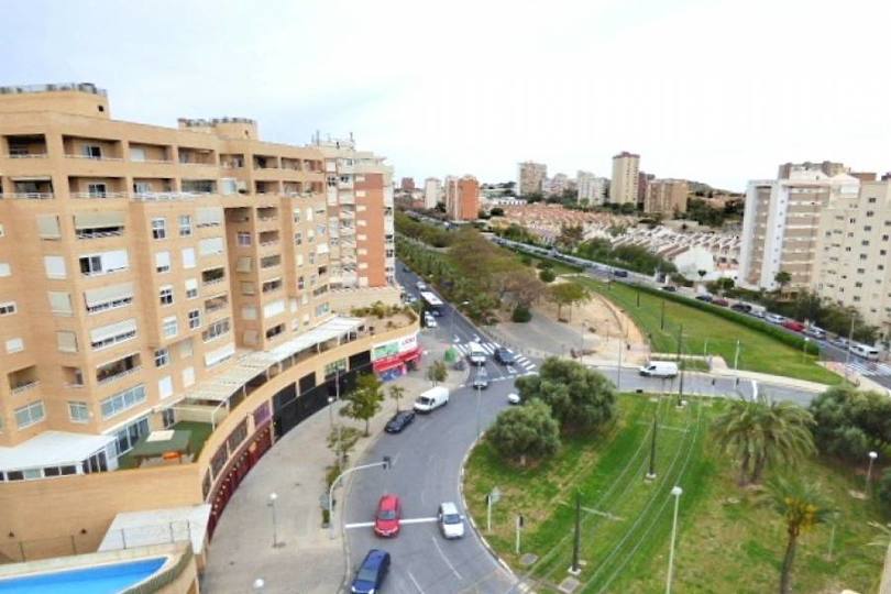 Alicante,Alicante,España,3 Bedrooms Bedrooms,2 BathroomsBathrooms,Pisos,12157