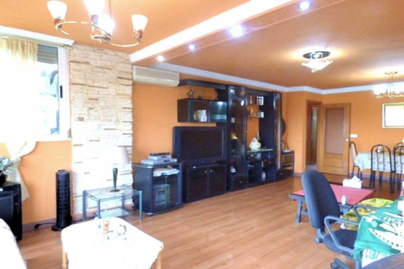 Alicante,Alicante,España,3 Bedrooms Bedrooms,2 BathroomsBathrooms,Pisos,12157