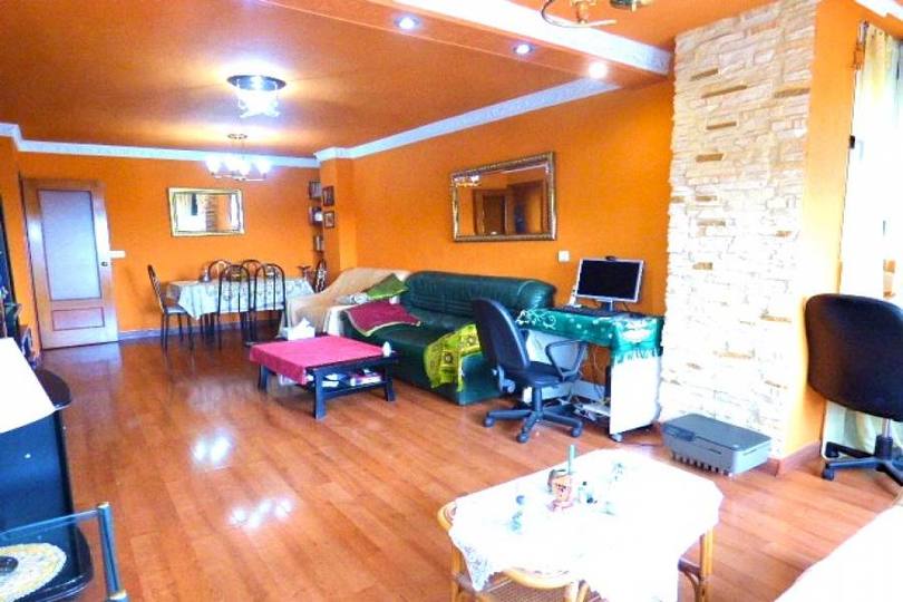 Alicante,Alicante,España,3 Bedrooms Bedrooms,2 BathroomsBathrooms,Pisos,12157