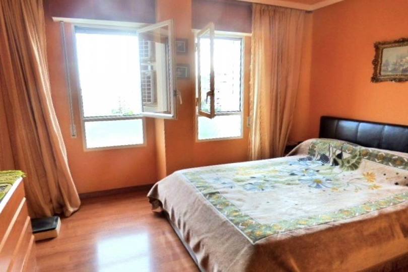 Alicante,Alicante,España,3 Bedrooms Bedrooms,2 BathroomsBathrooms,Pisos,12157