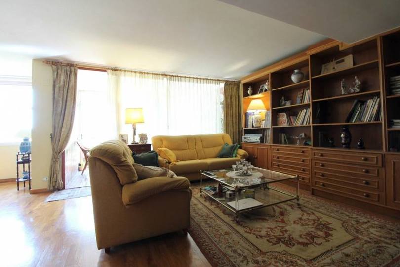Alicante,Alicante,España,5 Bedrooms Bedrooms,3 BathroomsBathrooms,Pisos,12171