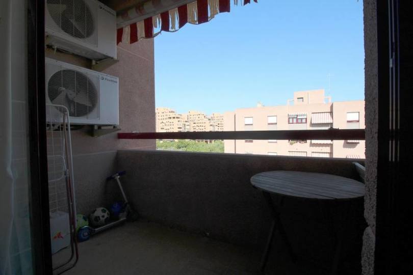 Alicante,Alicante,España,3 Bedrooms Bedrooms,2 BathroomsBathrooms,Pisos,12172