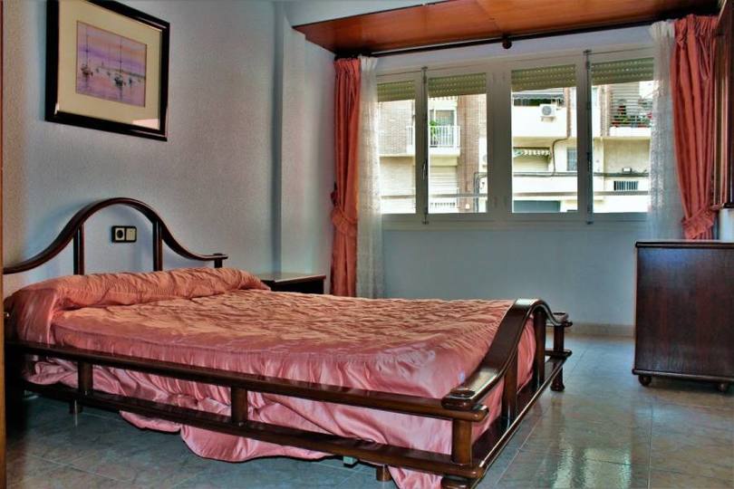 Alicante,Alicante,España,4 Bedrooms Bedrooms,2 BathroomsBathrooms,Pisos,12189
