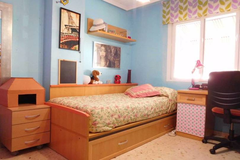 Alicante,Alicante,España,3 Bedrooms Bedrooms,1 BañoBathrooms,Pisos,12195