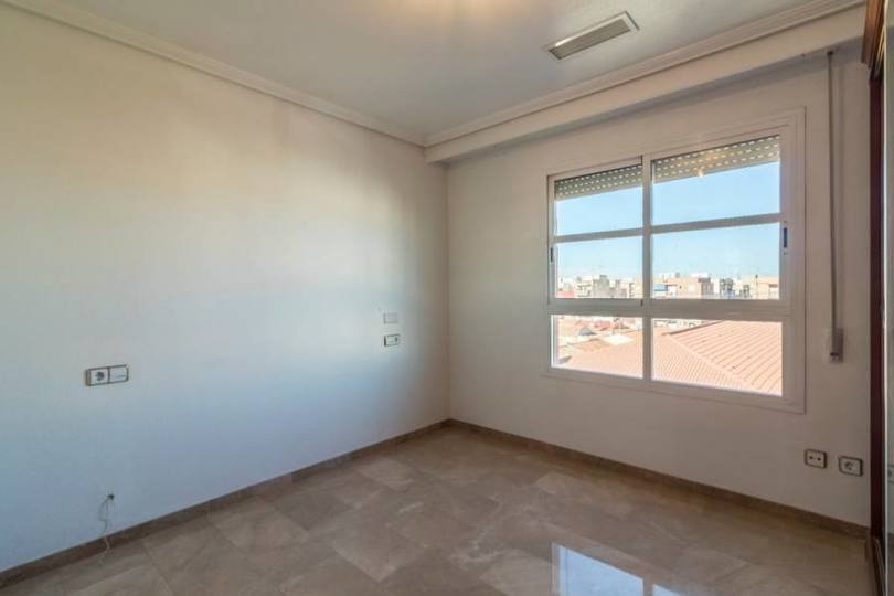 Elche,Alicante,España,4 Bedrooms Bedrooms,2 BathroomsBathrooms,Pisos,12297