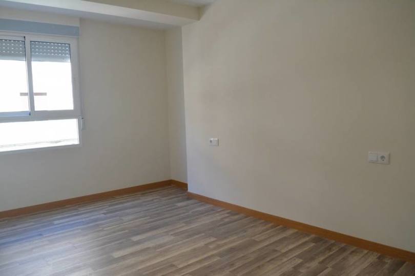 Elche,Alicante,España,3 Bedrooms Bedrooms,1 BañoBathrooms,Pisos,12500