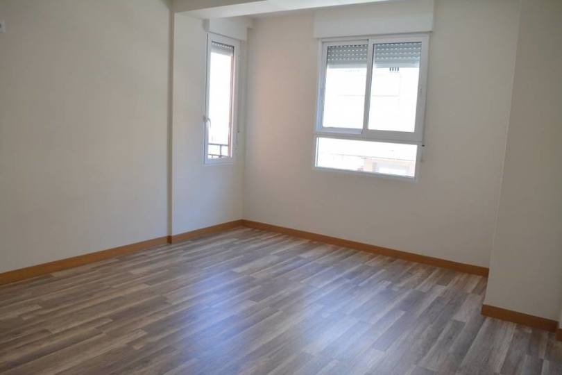 Elche,Alicante,España,3 Bedrooms Bedrooms,1 BañoBathrooms,Pisos,12500