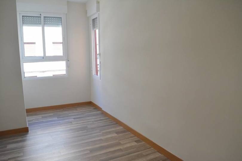 Elche,Alicante,España,3 Bedrooms Bedrooms,1 BañoBathrooms,Pisos,12500