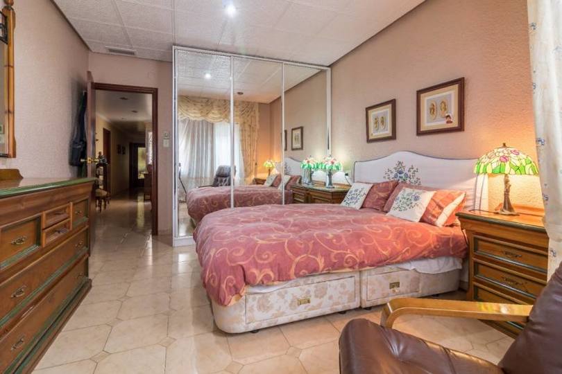 Elche,Alicante,España,4 Bedrooms Bedrooms,1 BañoBathrooms,Pisos,12524
