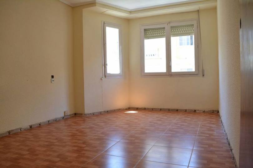 Elche,Alicante,España,4 Bedrooms Bedrooms,1 BañoBathrooms,Pisos,12534