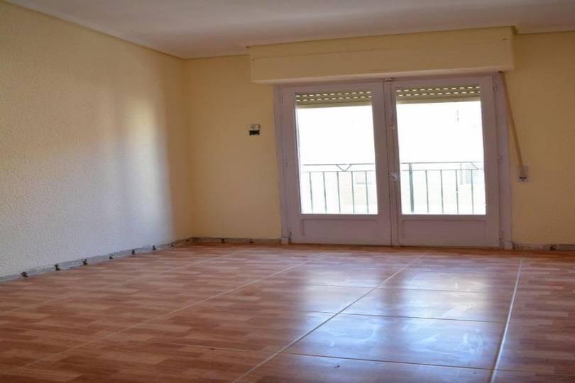 Elche,Alicante,España,4 Bedrooms Bedrooms,1 BañoBathrooms,Pisos,12534