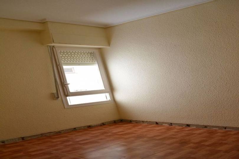 Elche,Alicante,España,4 Bedrooms Bedrooms,1 BañoBathrooms,Pisos,12534