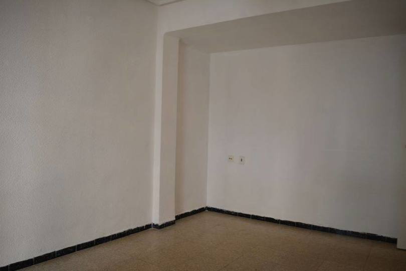 Elche,Alicante,España,3 Bedrooms Bedrooms,1 BañoBathrooms,Pisos,12544