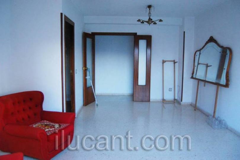 Alicante,Alicante,España,3 Bedrooms Bedrooms,2 BathroomsBathrooms,Pisos,12585