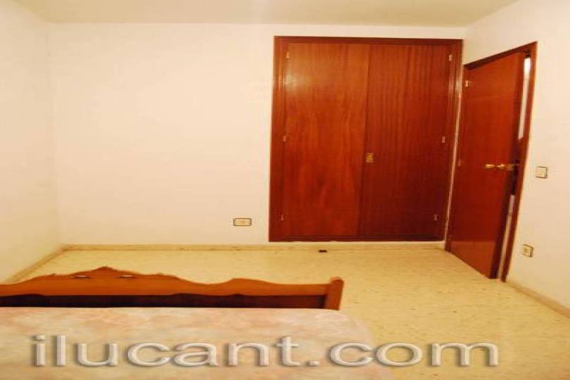 Alicante,Alicante,España,3 Bedrooms Bedrooms,2 BathroomsBathrooms,Pisos,12585