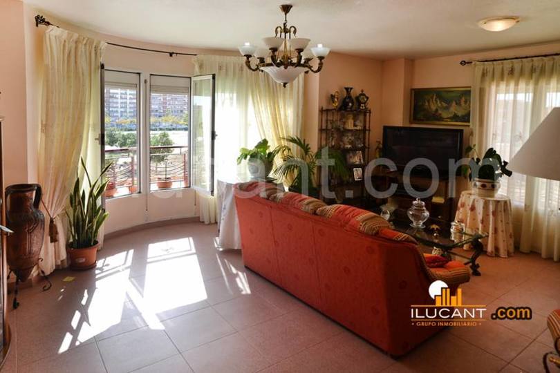 Alicante,Alicante,España,3 Bedrooms Bedrooms,2 BathroomsBathrooms,Pisos,12590