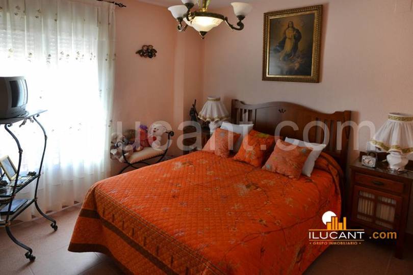 Alicante,Alicante,España,3 Bedrooms Bedrooms,2 BathroomsBathrooms,Pisos,12590