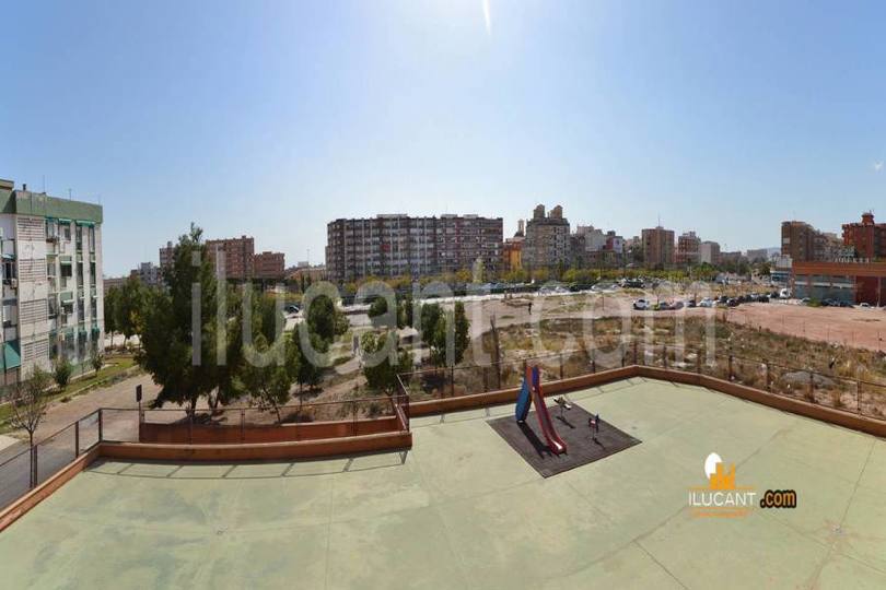 Alicante,Alicante,España,3 Bedrooms Bedrooms,2 BathroomsBathrooms,Pisos,12590