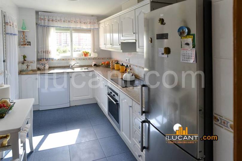 Alicante,Alicante,España,3 Bedrooms Bedrooms,2 BathroomsBathrooms,Pisos,12590
