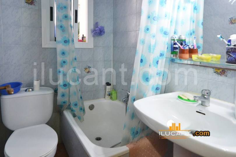 Alicante,Alicante,España,3 Bedrooms Bedrooms,1 BañoBathrooms,Pisos,12593