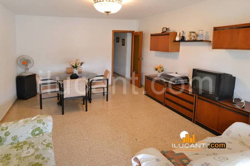 Alicante,Alicante,España,4 Bedrooms Bedrooms,2 BathroomsBathrooms,Pisos,12594