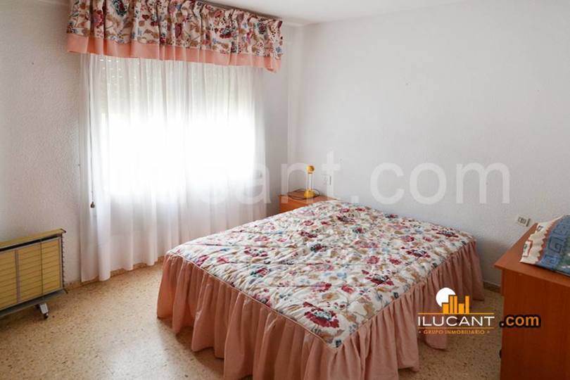Alicante,Alicante,España,4 Bedrooms Bedrooms,2 BathroomsBathrooms,Pisos,12594