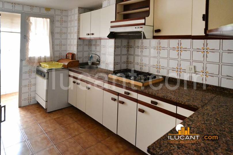 Alicante,Alicante,España,4 Bedrooms Bedrooms,2 BathroomsBathrooms,Pisos,12594