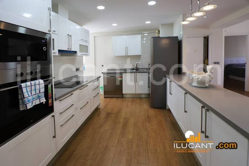 Alicante,Alicante,España,3 Bedrooms Bedrooms,2 BathroomsBathrooms,Pisos,12600
