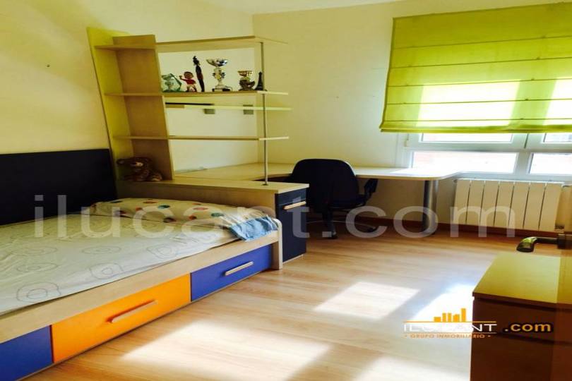 Alicante,Alicante,España,4 Bedrooms Bedrooms,2 BathroomsBathrooms,Pisos,12629