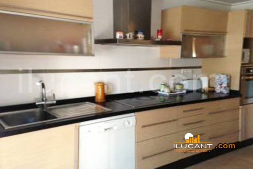 Alicante,Alicante,España,4 Bedrooms Bedrooms,2 BathroomsBathrooms,Pisos,12629
