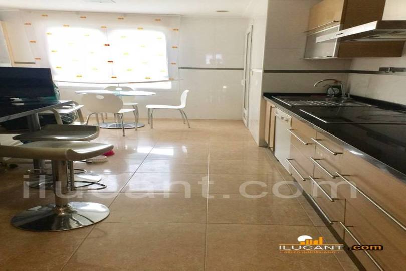 Alicante,Alicante,España,4 Bedrooms Bedrooms,2 BathroomsBathrooms,Pisos,12629