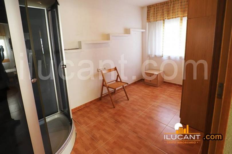 Alicante,Alicante,España,3 Bedrooms Bedrooms,1 BañoBathrooms,Pisos,12640