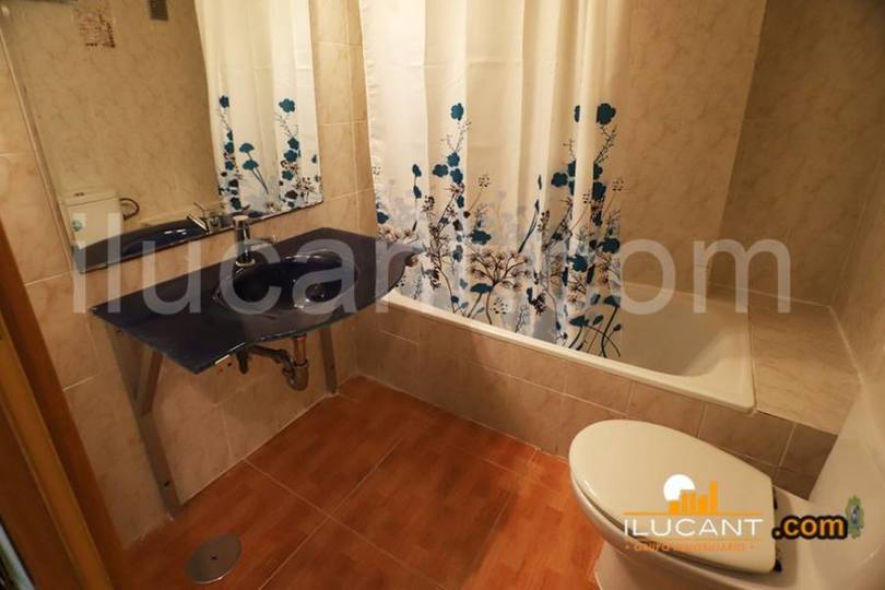 Alicante,Alicante,España,3 Bedrooms Bedrooms,1 BañoBathrooms,Pisos,12640