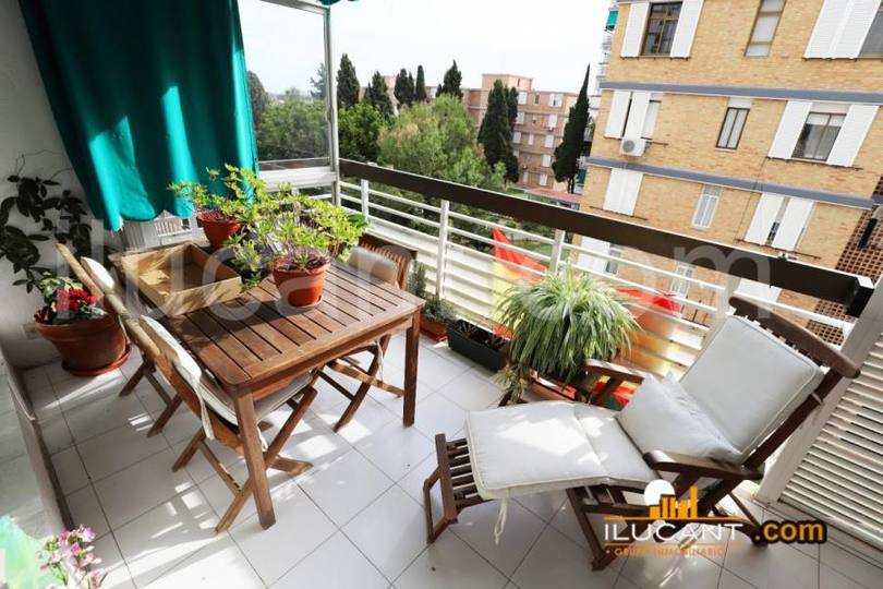 Alicante,Alicante,España,4 Bedrooms Bedrooms,1 BañoBathrooms,Pisos,12647