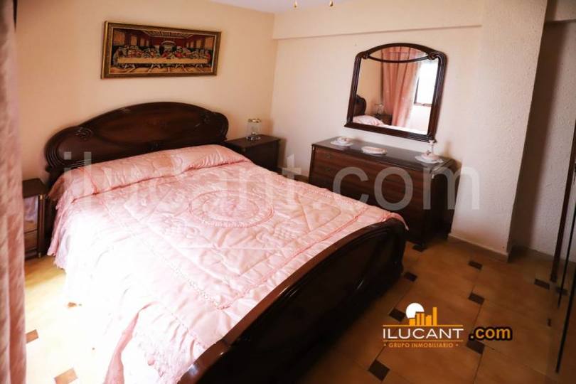 Alicante,Alicante,España,3 Bedrooms Bedrooms,1 BañoBathrooms,Pisos,12655