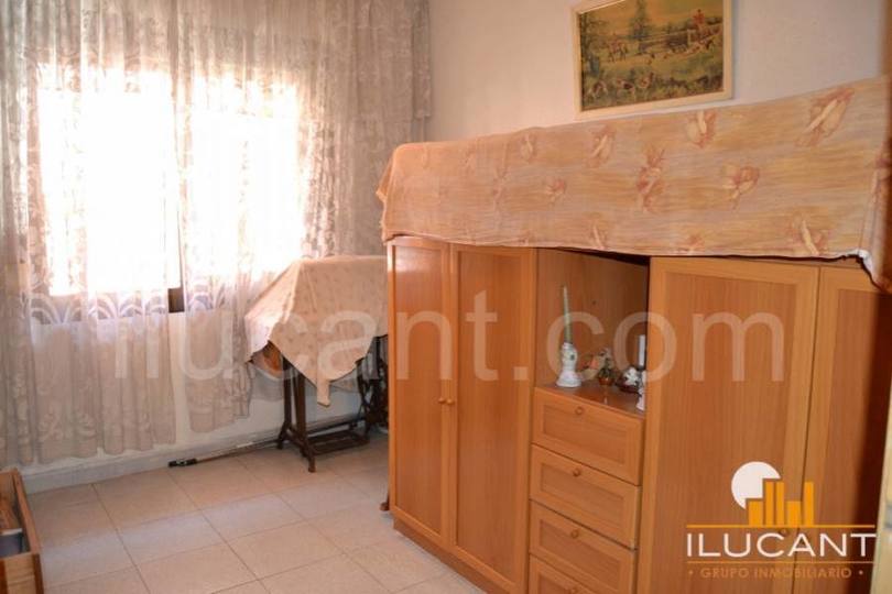 Alicante,Alicante,España,3 Bedrooms Bedrooms,1 BañoBathrooms,Pisos,12665