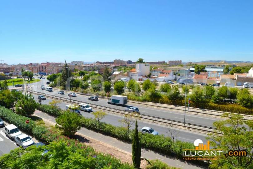 Alicante,Alicante,España,3 Bedrooms Bedrooms,2 BathroomsBathrooms,Pisos,12667
